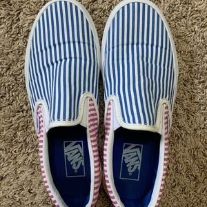 WOMEN’S STRIPED SLIP ON VANS SIZE 8